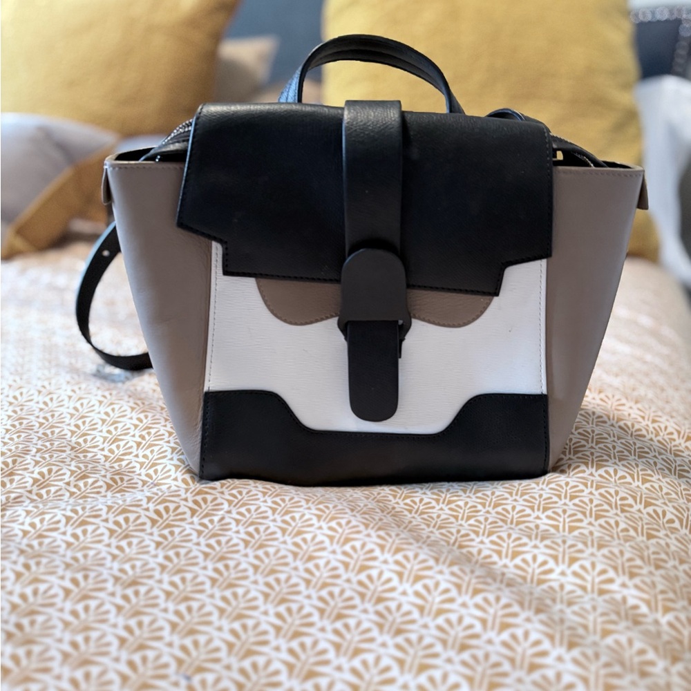 Stylish Black and White Women's Handbag